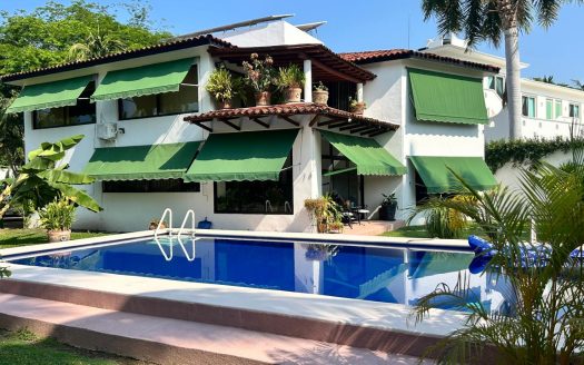 Casa Vacacional con Alberca Privada en Ixtapa $10,000,000