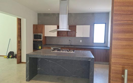 Casa en Renta – Campo de Golf Altozano