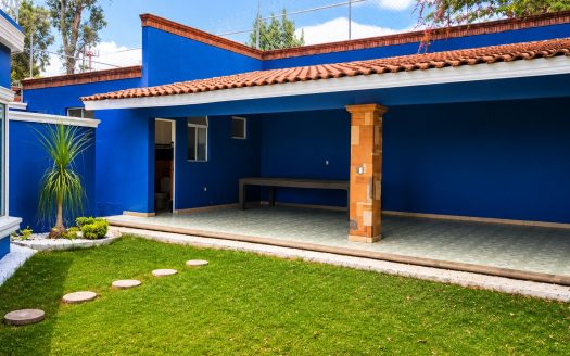 Residencia de Oportunidad en Venta – Loma de Santa María
