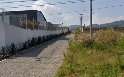 Terreno Amplio con Barda Perimetral y Doble Acceso