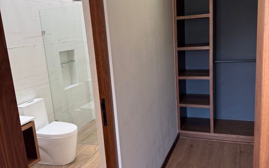 Casa moderna con acabados de lujo en Tres Marías