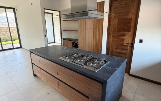 Casa moderna con acabados de lujo en Tres Marías