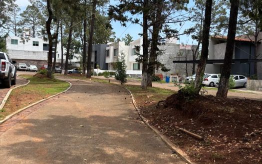 Terreno Exclusivo en Altozano – Rodeado de Naturaleza