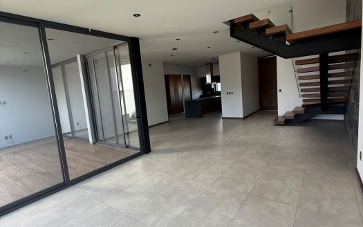 Casa moderna con acabados de lujo en Tres Marías