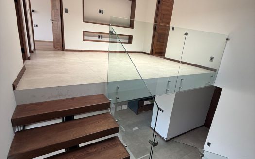 Casa moderna con acabados de lujo en Tres Marías
