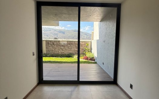 Casa moderna con acabados de lujo en Tres Marías