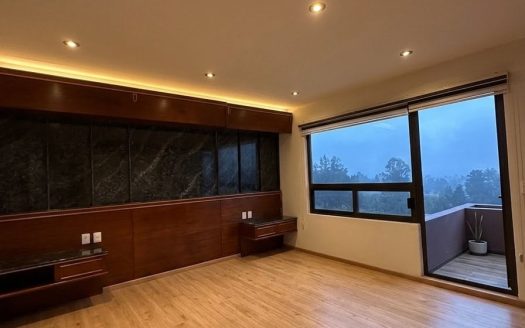 Residencia de lujo con vista boscosa – Altozano
