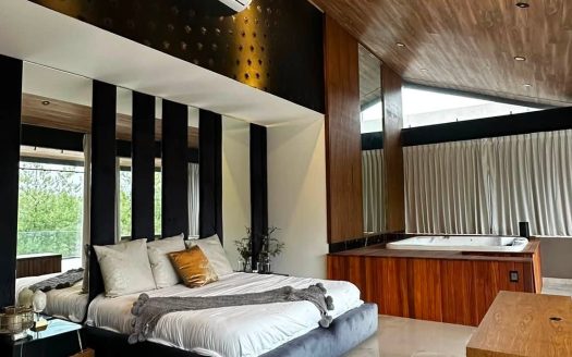 Residencia de Lujo en Renta con Vista al Campo de Golf | Altozano