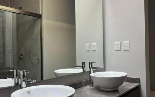 Casa en fraccionamiento privado – Vistas Altozano