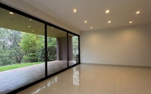 Residencia de lujo con vista boscosa – Altozano