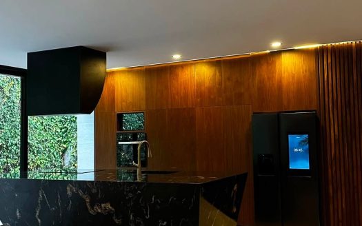 Residencia de Lujo en Renta con Vista al Campo de Golf | Altozano