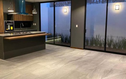 Casa en fraccionamiento privado – Vistas Altozano
