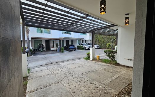 Casa en venta coto privado – Col. Insurgentes